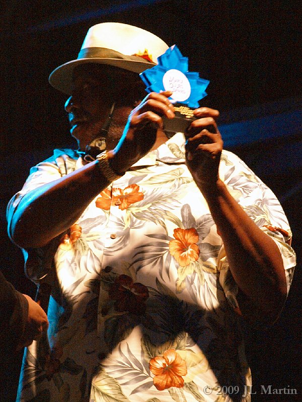 011Luminato_Taj Mahal_Receive_Maple Blues Award.JPG